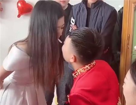 超级好玩的接新娘游戏，让你的婚礼更有趣！
