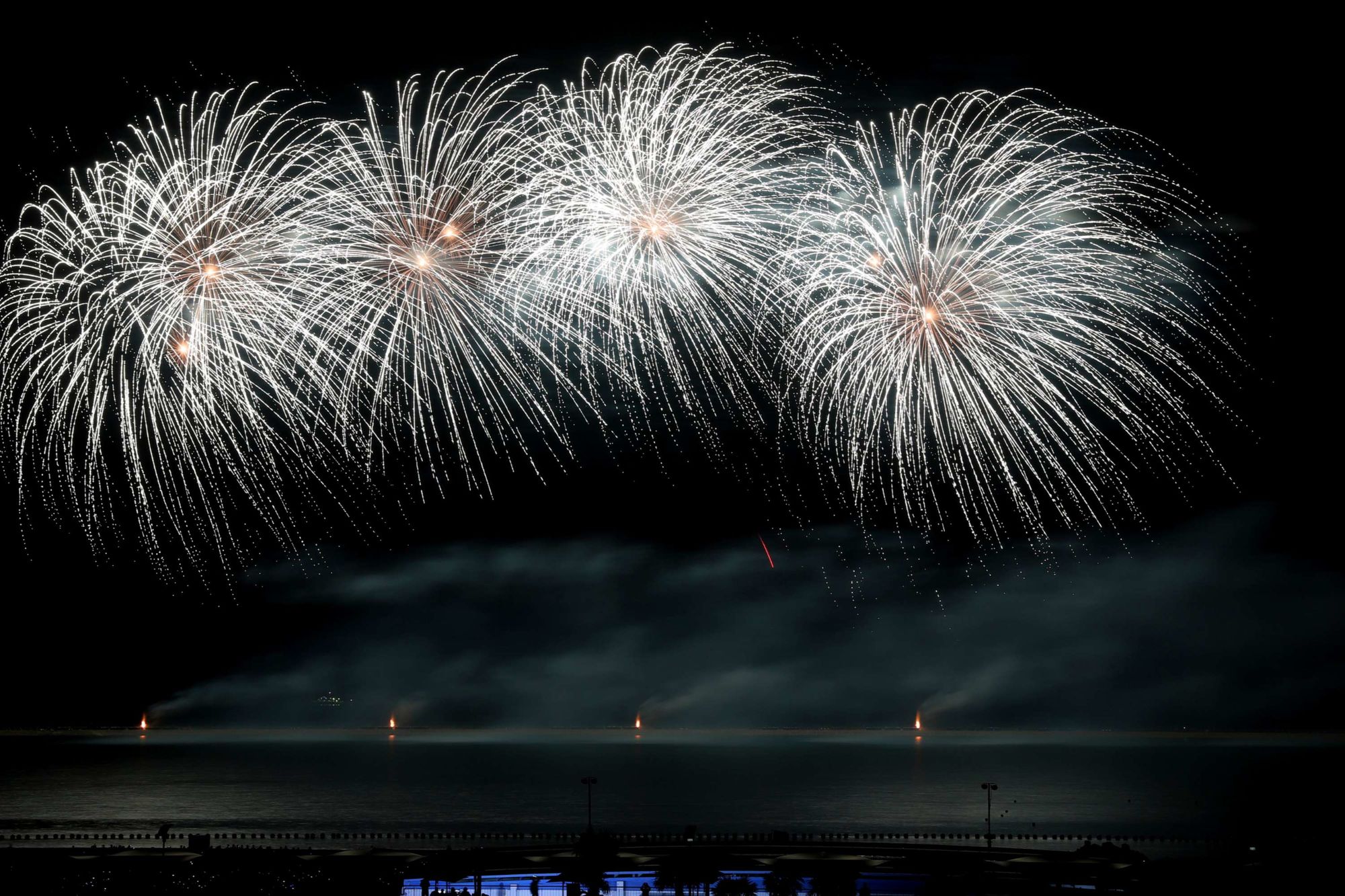 浏阳烟花绚丽夜空