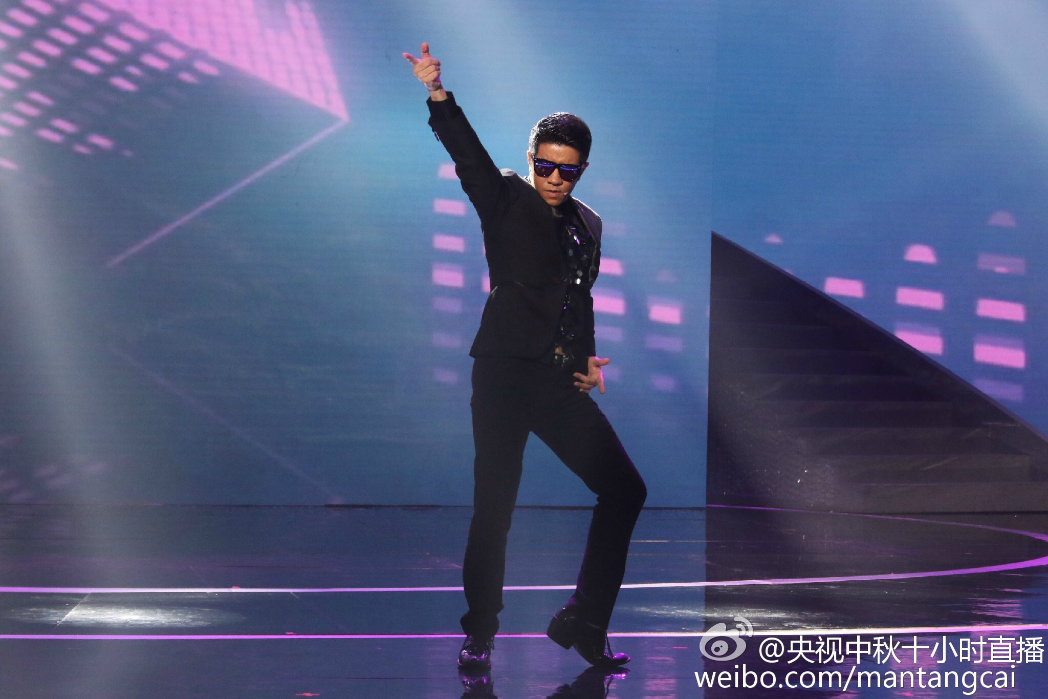 2016元旦晚会搞笑互动游戏_元旦晚会玩的搞笑游戏_元旦晚会趣味游戏