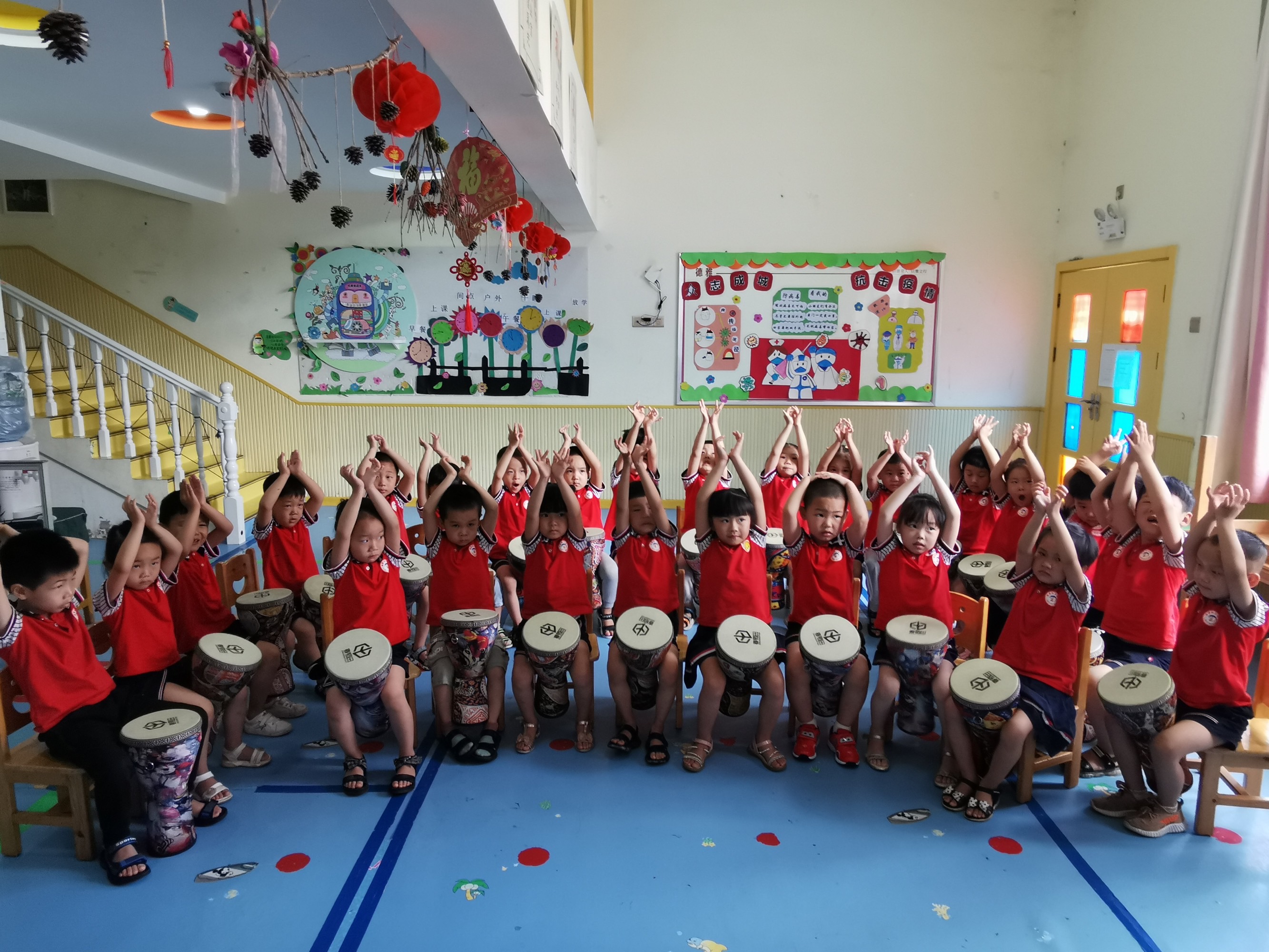 小班音乐类游戏_小班幼儿音乐游戏100例_小班幼儿音乐游戏