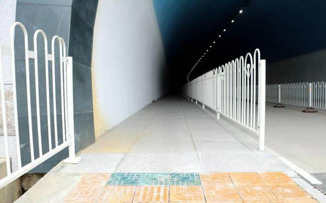 北京ufo道具出租_卡通道具服装出租_上海舞龙道具出租