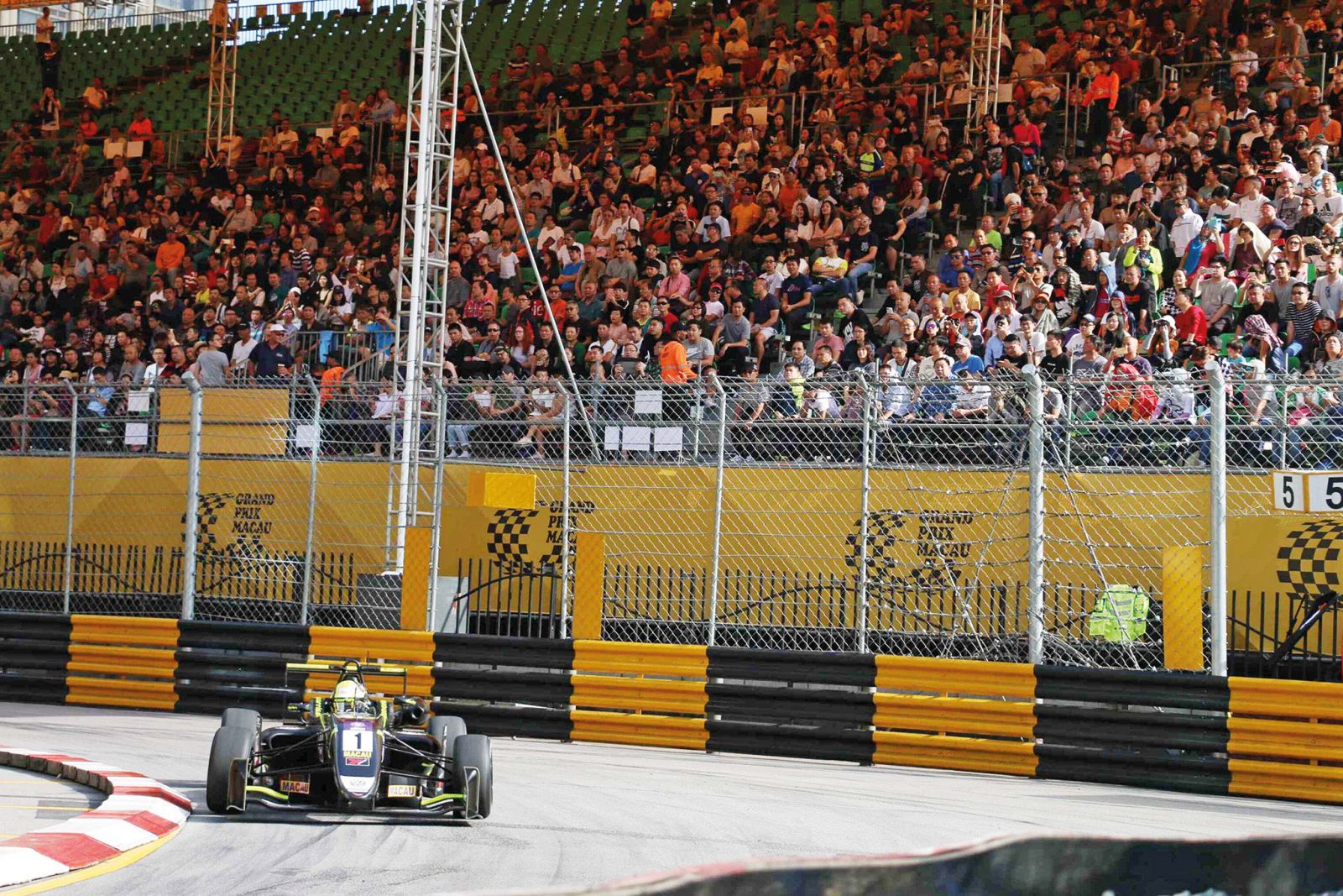 F12016游戏何时发布？新一季的F1即将上线！
