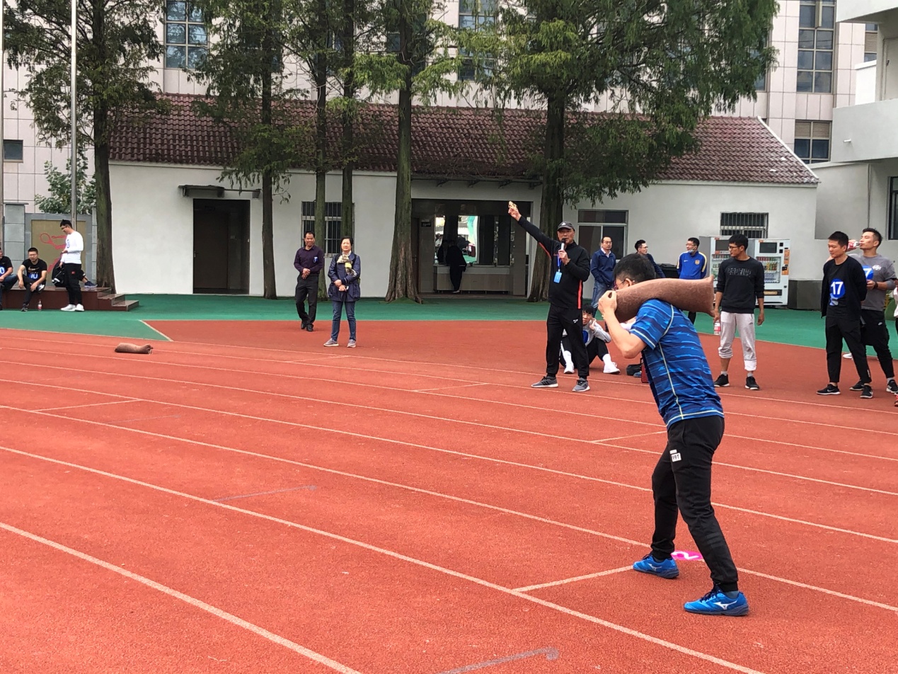 体育游戏小兔赛跑的中班教案_体育小游戏_体育游戏小鱼游啊游教案