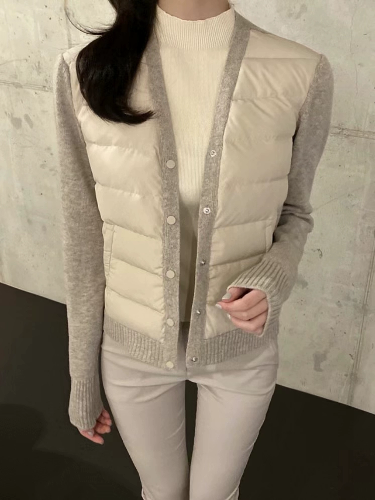 紧身羽绒服搭配_紧身针织衫可以作为羽绒服大衣的内搭_紧身针织衫可以作为羽绒服