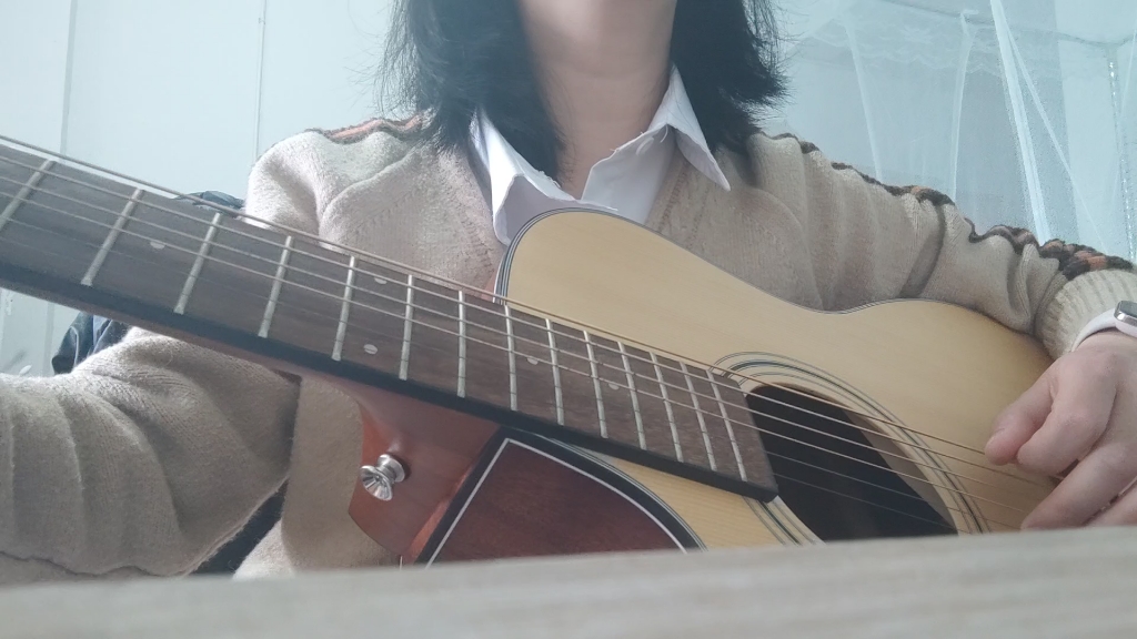 羞羞涩涩的我：青春少女脸红心跳，交流害羞