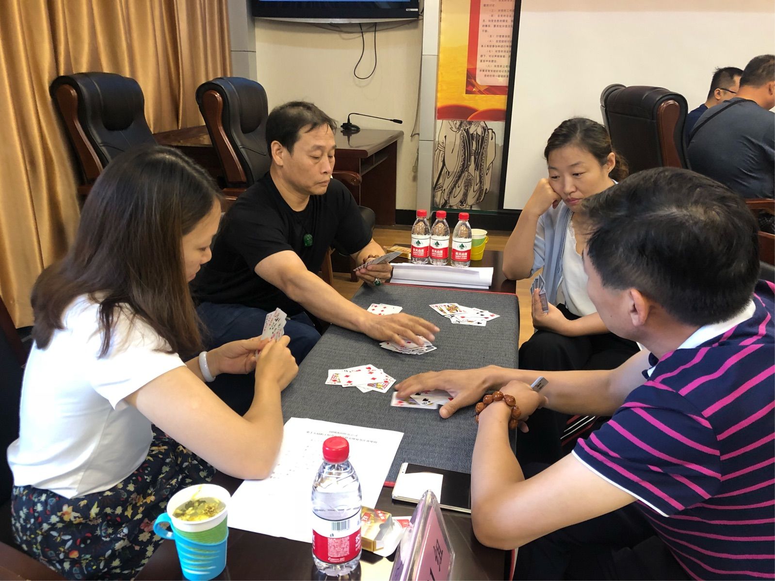 打扑克是什么意_的意思打扑克_打扑克牌是什么意思网络用语
