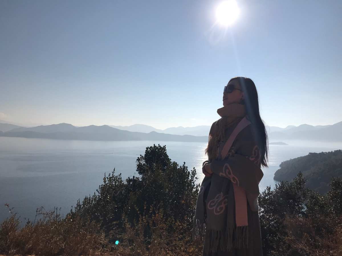 奇怪女孩工作室的游戏_奇怪女孩头像_奇怪的女孩