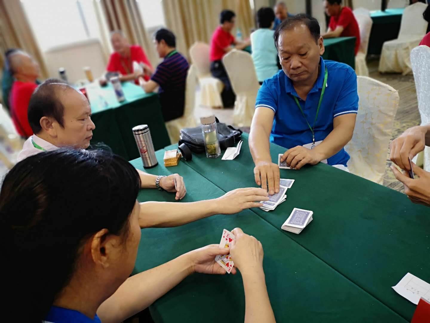 拖拉机扑克牌游戏在线_拖拉机扑克牌游戏_拖拉机扑克游戏