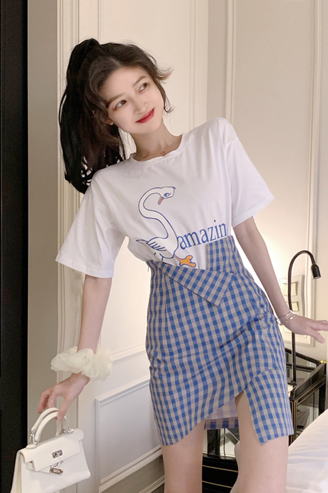 少女套装适合谁_套装少女适合什么妆容_套装少女适合什么年龄