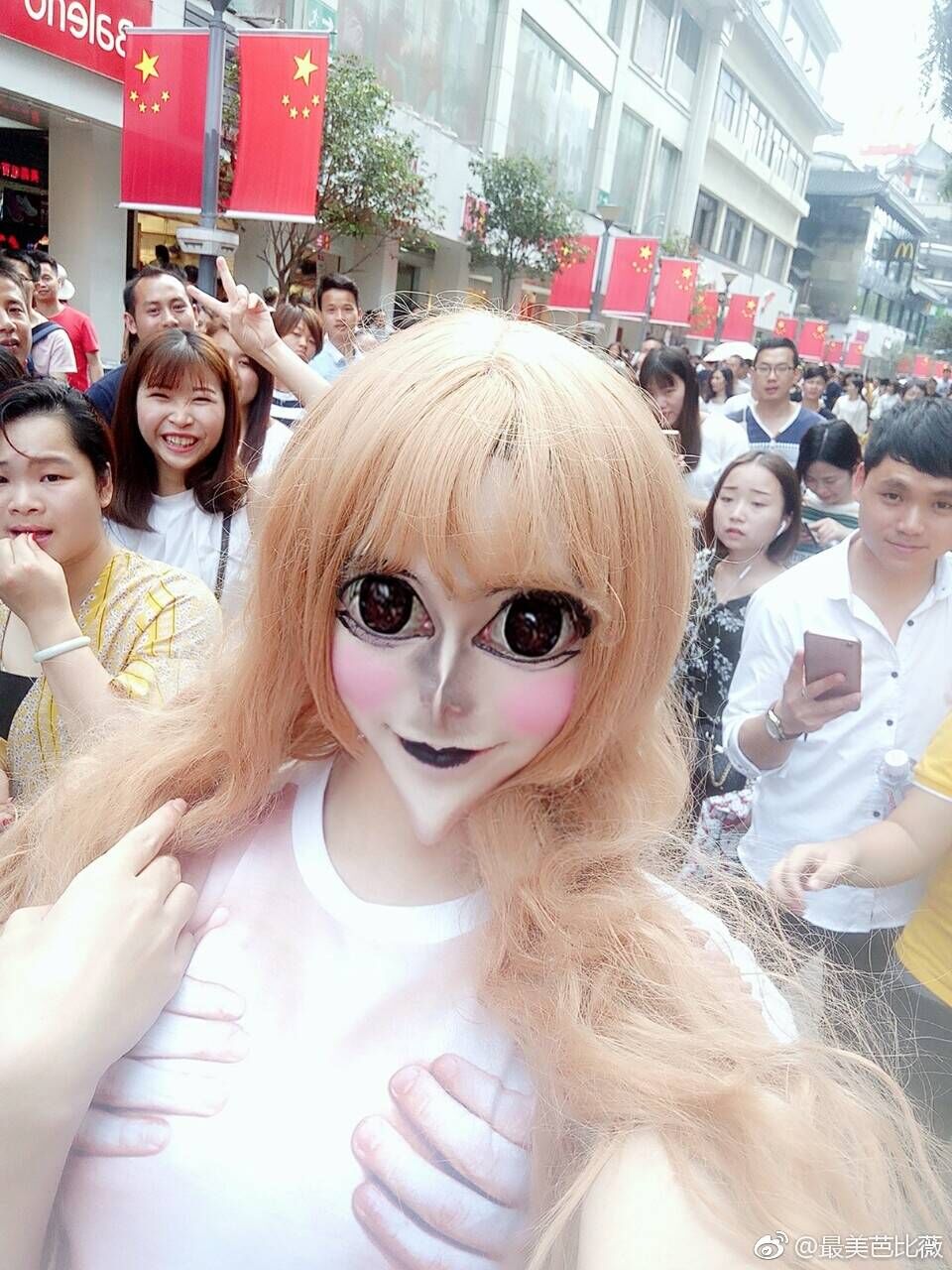芭比直播：免费观看，魅力征服