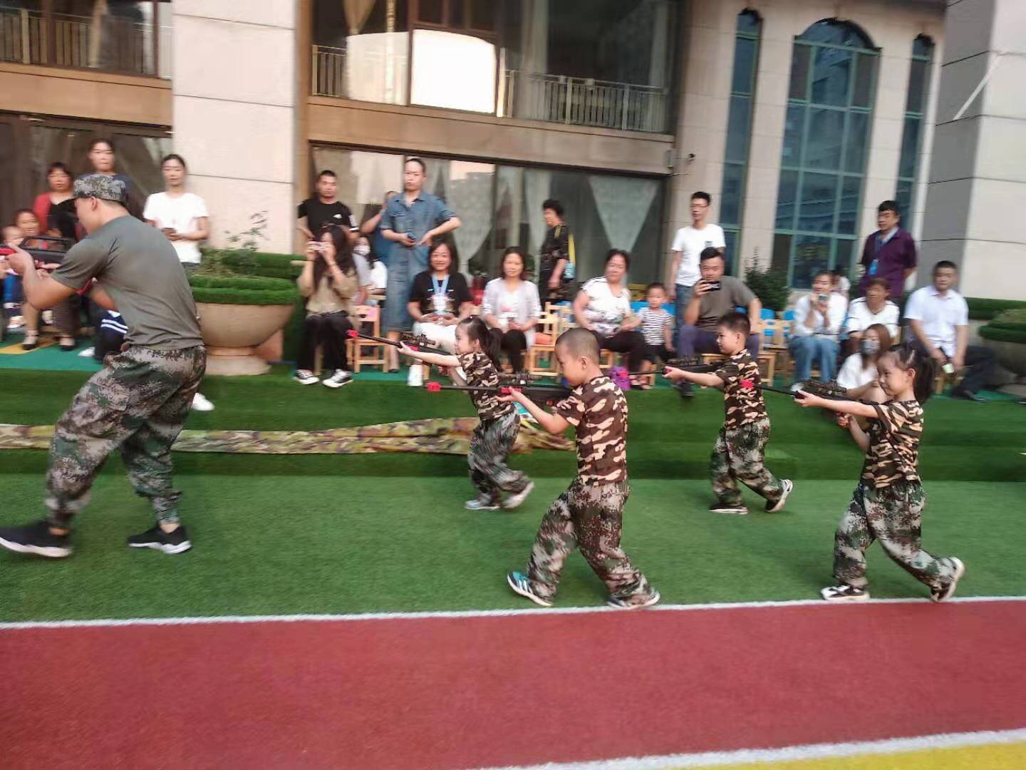 小兵打仗的手机游戏_打仗小兵带手机游戏叫什么_带小兵打仗的手机游戏