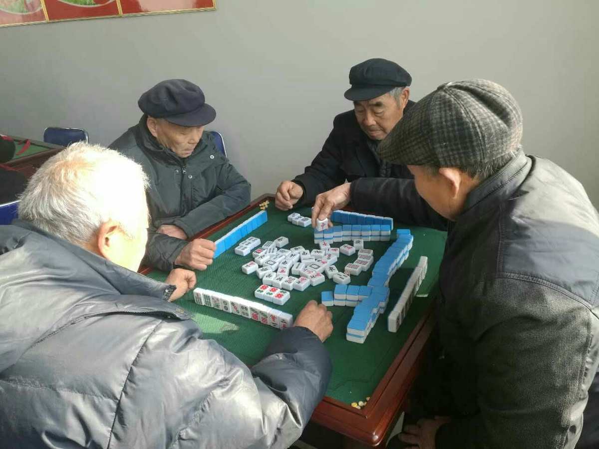 麻将手机游戏哪个好_用手机玩麻将用什么软件_不用网络的麻将手机游戏