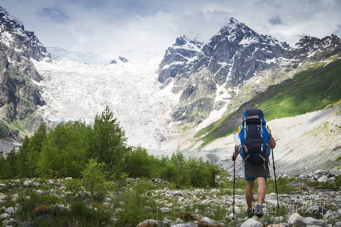 登山游戏手机版-攀登高峰，三个经验全揭秘