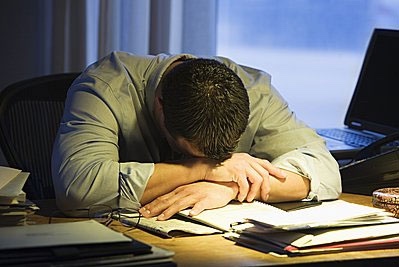 宝宝熬夜玩的手机游戏_熬夜宝宝玩手机游戏会怎么样_熬夜宝宝玩手机游戏有影响吗