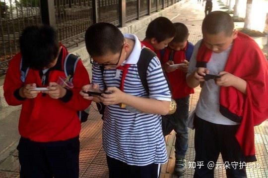 中学生游戏手机_适合初中生打游戏的手机_初中生用的手机玩游戏多吗