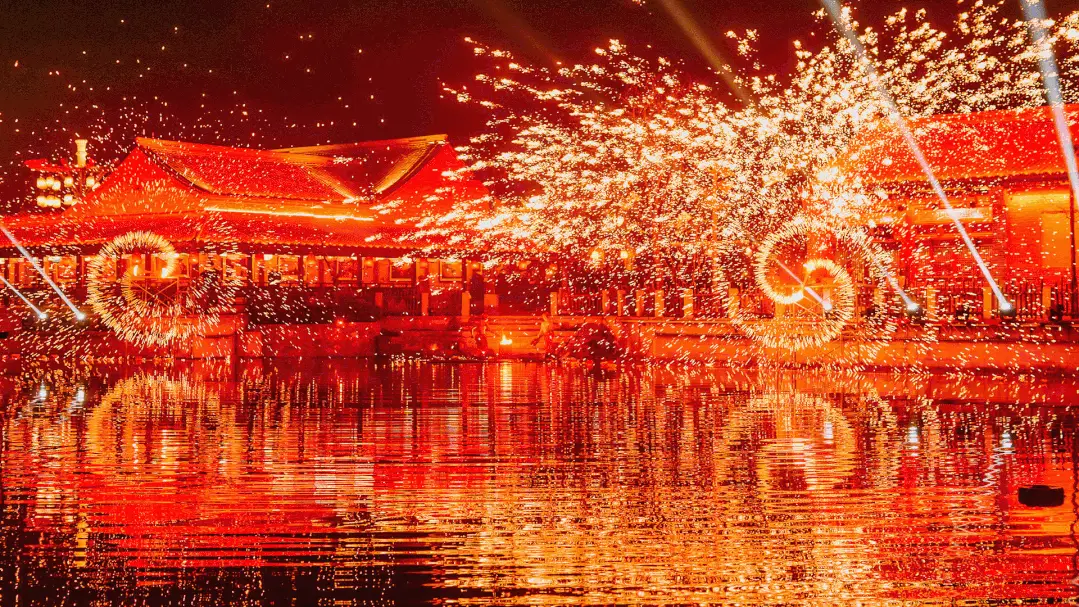 小镇梦浮灯节：璀璨夜空中的心愿与希望