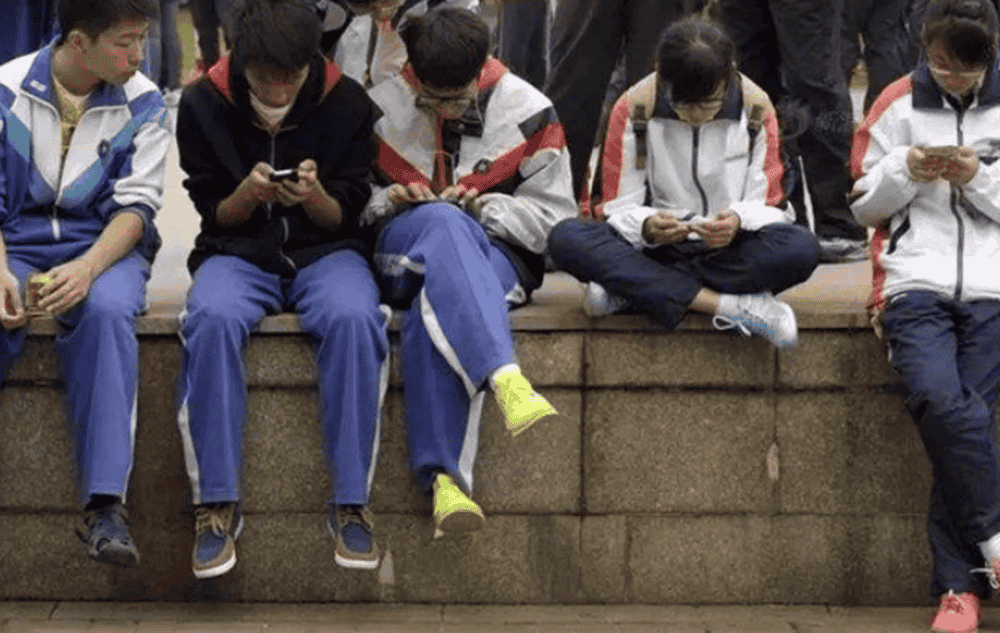 《反》手机游戏_手机游戏反向操作_反手游戏怎么玩