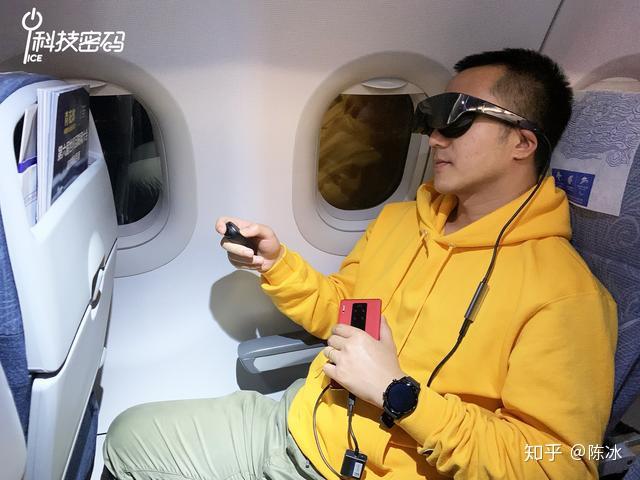 眼镜戴手机游戏叫什么_戴两个眼镜的手机游戏_眼镜戴手机游戏怎么玩