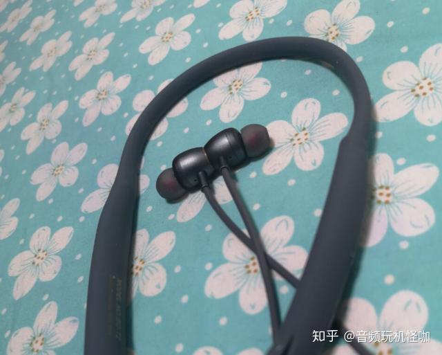 耳机声音开满都很小_耳机满声音开小怎么回事_耳机满声音开小声怎么办