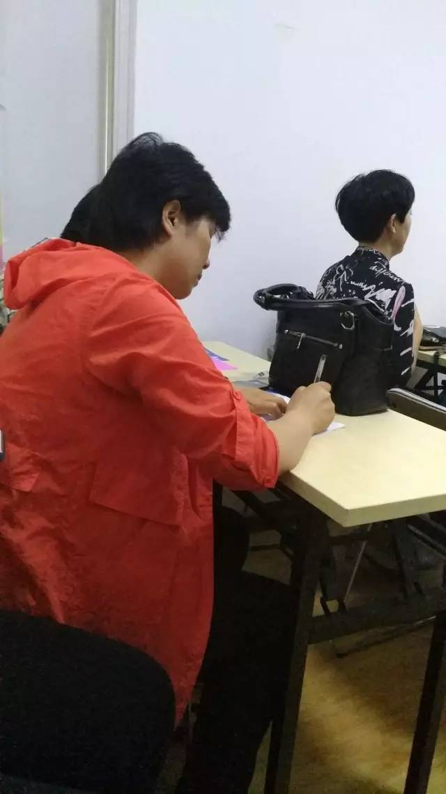 年级女孩玩手机好游戏吗_二年级女孩玩手机游戏好吗_年级女孩玩手机好游戏怎么办