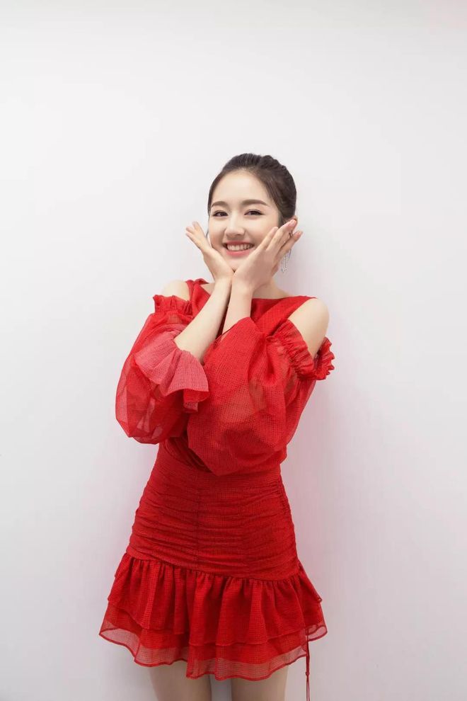 小区小明星兔美：可爱外表与善良性格的完美结合