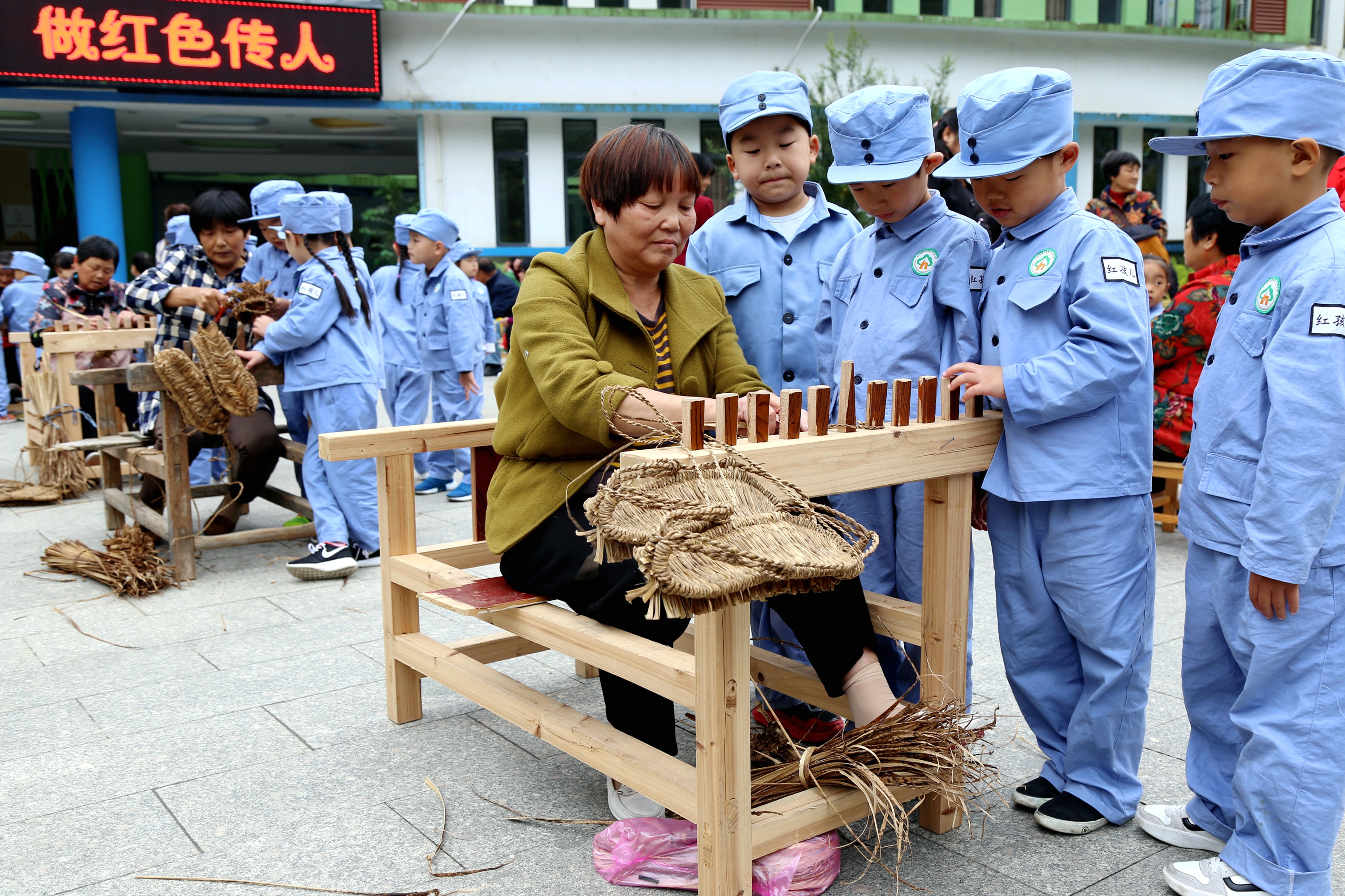 草鞋游戏手机游戏_游戏草鞋手机怎么玩_游戏草鞋手机能玩吗