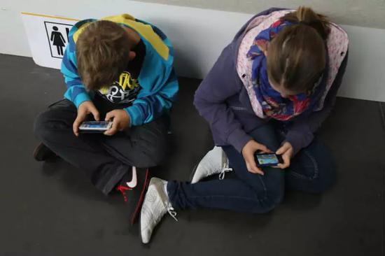二岁小孩玩的手机游戏_小孩玩手机游戏扣费怎么追回_小孩玩手机游戏怎么控制