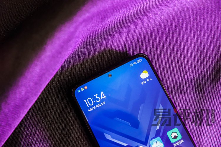 带屏的游戏手机有哪几款-带屏游戏手机：ROGPhone5、黑
