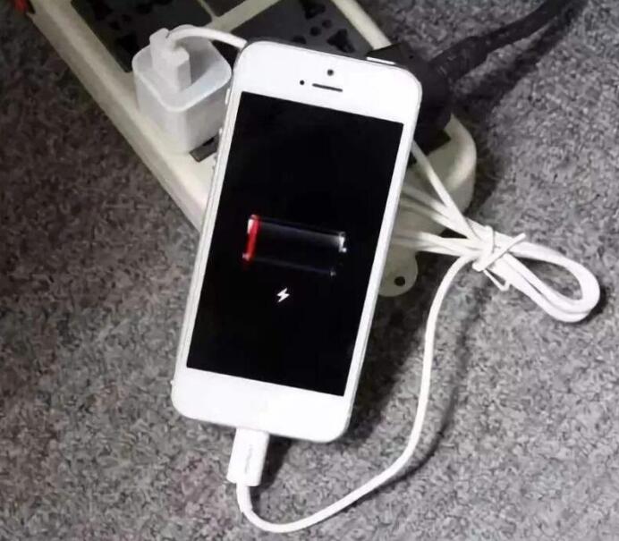 充电充进去了但是电量不增加_iphone充电充不进去_充电充进去的是什么东西