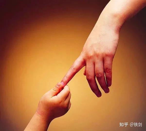 三角力量：爱情、友情与亲情，生活中最珍贵的情感纽带