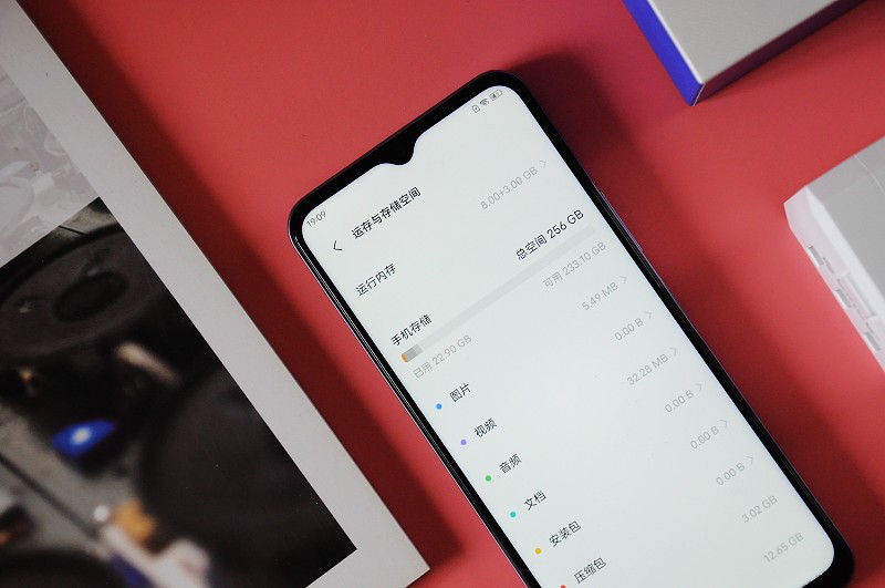 vivo手机游戏脚步-Vivo 手机玩游戏：色彩鲜艳、动画流