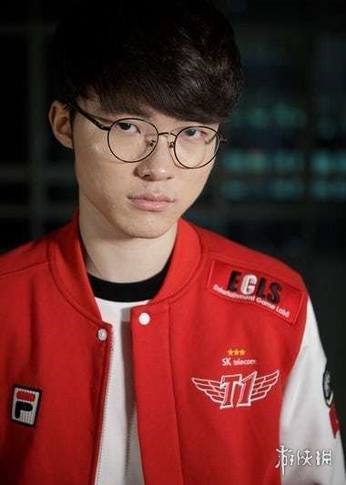 代理打牌能提现的赚钱游戏_打牌代理手机游戏违法吗_代理手机打牌游戏
