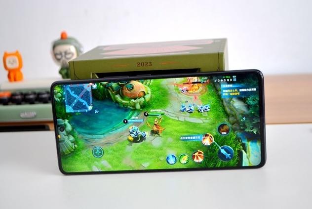 8g内存最好的手机游戏-8G 内存手机游戏：王者荣耀、原神、