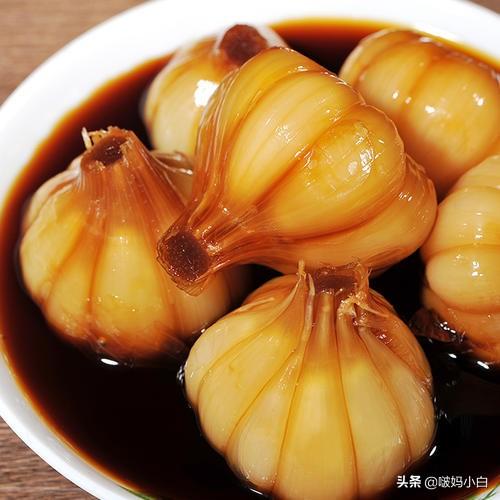 腊八蒜为什么是绿色的_腊八蒜绿色可以吃吗_腊八蒜绿色能吃吗